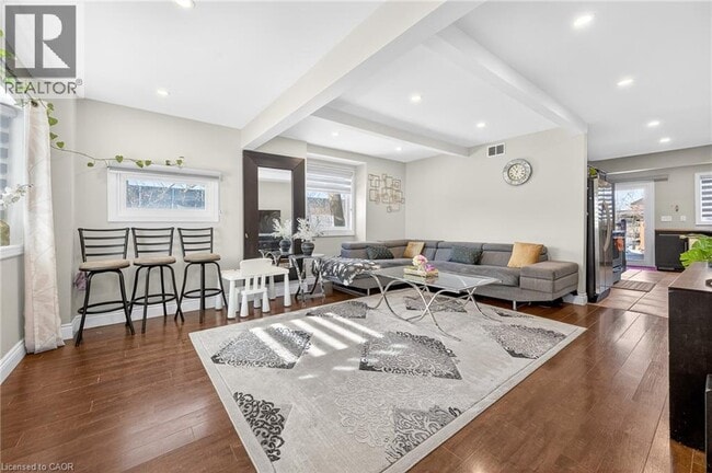 Building Photo - 9 Bayside Ave