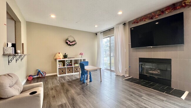 Building Photo - 749 W Happfield Dr