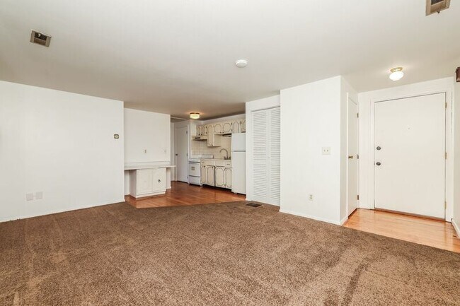 Foto del edificio - 3611-3625 Charlotte Dr