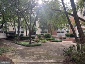 Building Photo - 1504 Lincoln Way