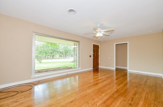 Foto del edificio - 4809 W 43rd St