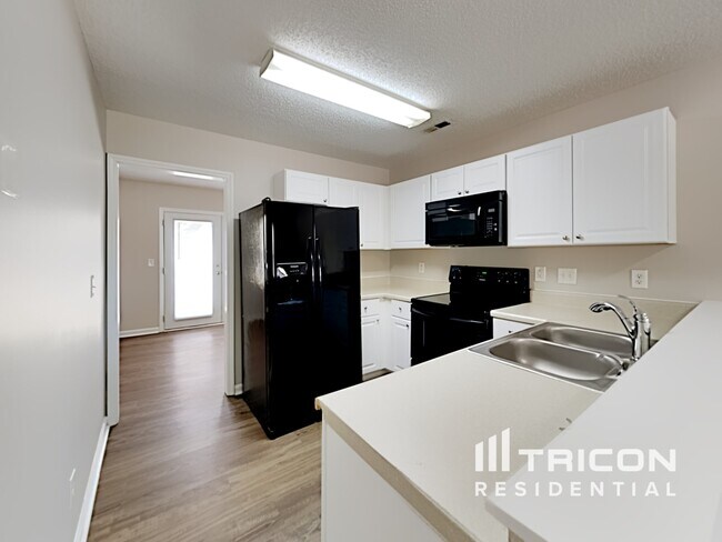Foto del edificio - 5114 Darby Dr