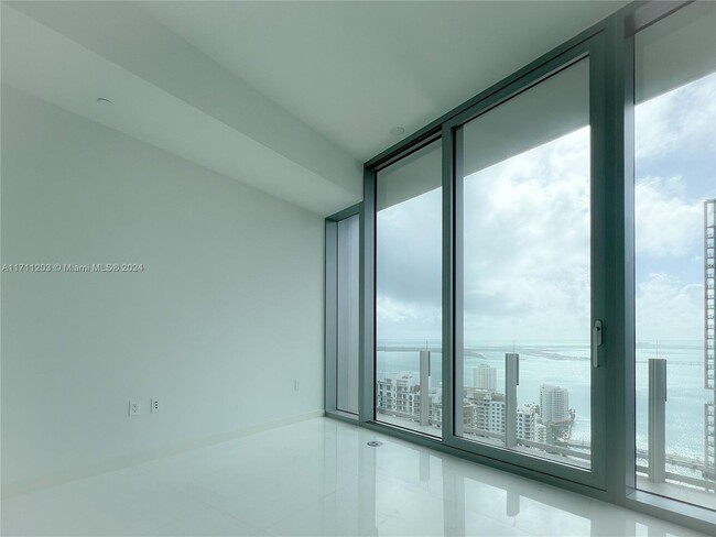 Foto del edificio - 300 Biscayne Blvd Way