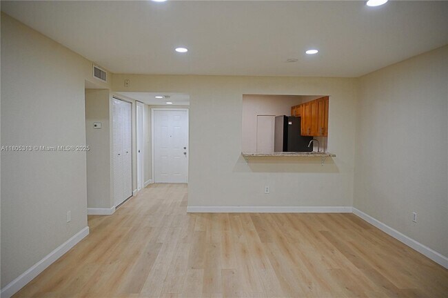 Foto del edificio - 15201 NE 6th Ave
