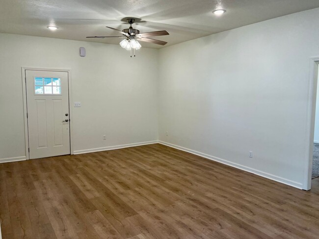 Building Photo - FOR RENT - 2 Bedroom, 2 Bath West End Char...