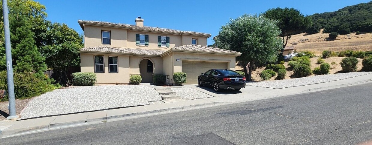 Primary Photo - Welcome to American Canyon!! Beautiful Lar...