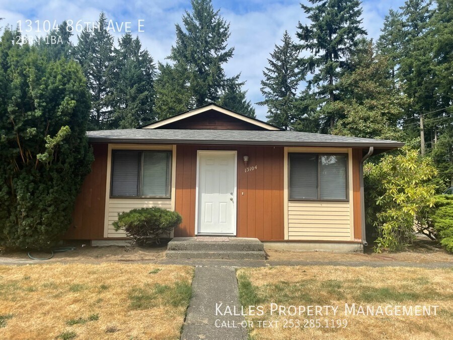 Primary Photo - **PENDING APP**Cute 2 BD 1 BA Duplex in Pu...