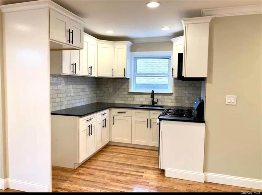 Foto del edificio - 3234 Radcliff Ave