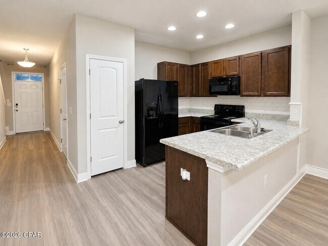 Building Photo - 5940 Callaway Cir