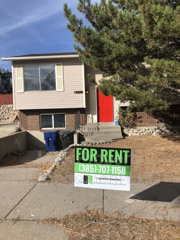 Building Photo - 4936 S La Brea St