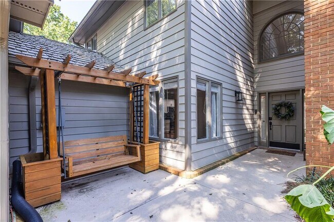 Building Photo - 2690 Camden Glen Ct