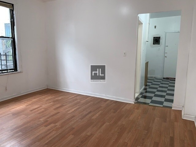 Foto del edificio - 906 Utica Ave