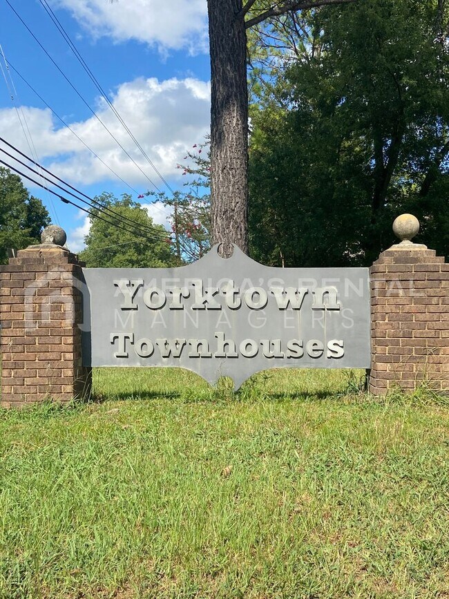 Foto del edificio - DEPOSIT PENDING!!! Townhome for rent in Le...