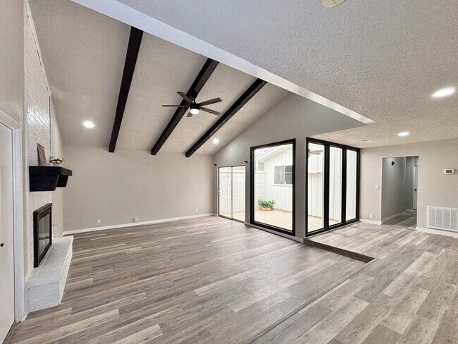 Foto del edificio - 5202 Metcalf-