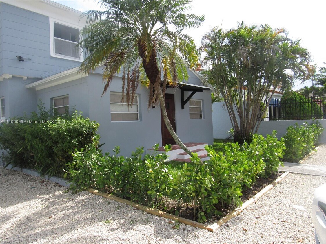Primary Photo - 2147 SW 11th St