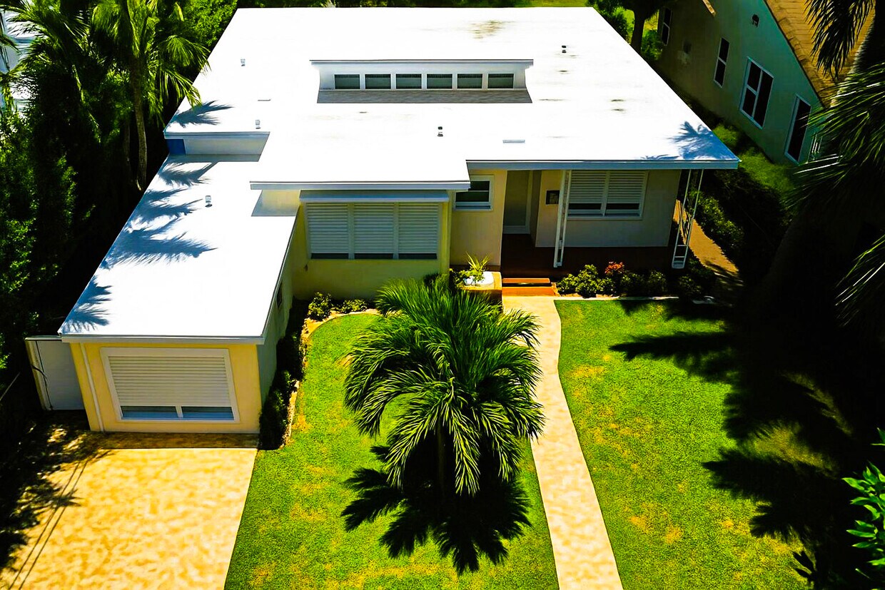 Foto principal - 1325 Marseille Dr