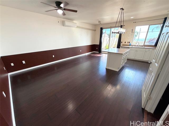 Building Photo - 92-1123-1123 Panana St