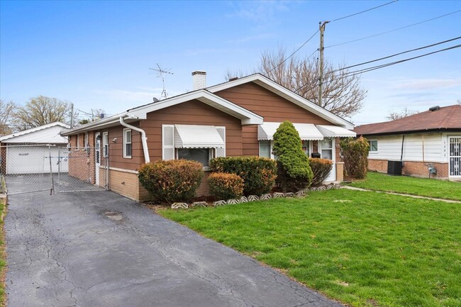 Building Photo - 1303 Balmoral Ave