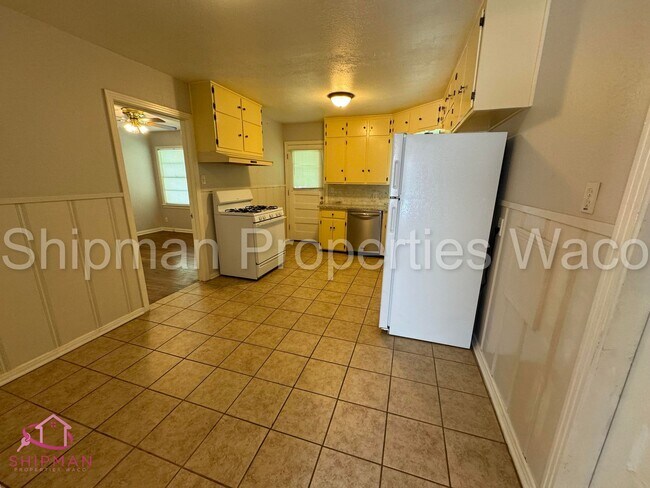 Building Photo - 900 N 62nd St