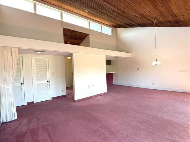 Building Photo - 647 Olde Camelot Cir