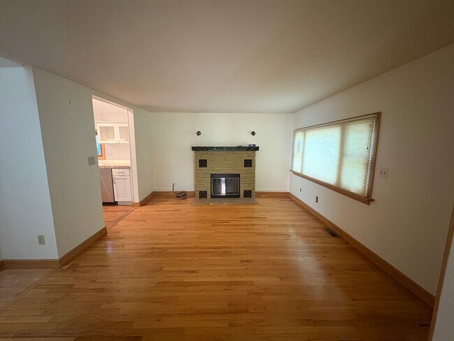 Foto del edificio - NOT FOR PRE-LEASING! Cottage Home on Bould...