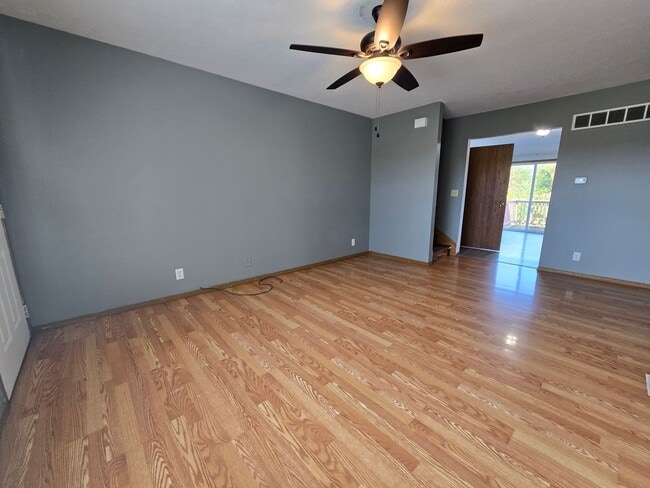 Building Photo - 1501 Northbrook Dr