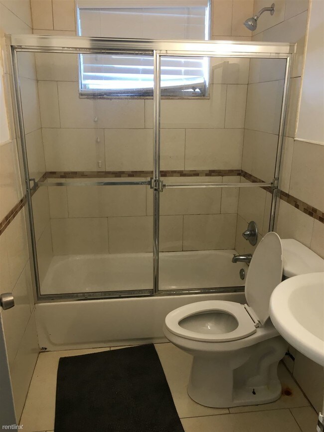 Building Photo - Studio, 1 bath  - Pointe South Studio