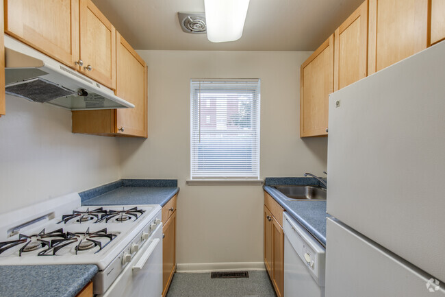 1BR, 1BA - 640SF - Boston Crossing