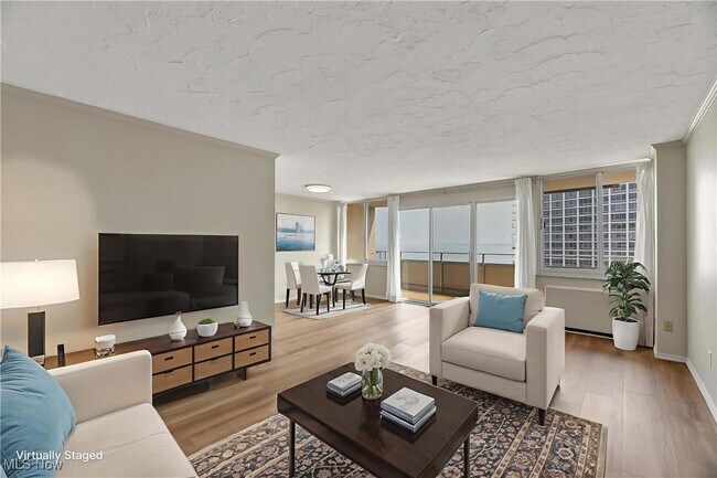 Foto del edificio - 12900 Lake Ave