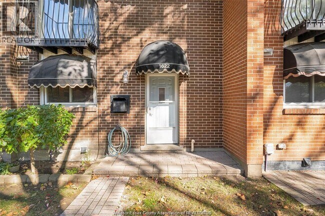 Photo du bâtiment - 1622 E Gate Estates