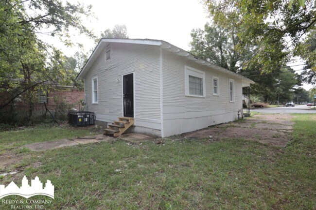 Foto del edificio - 2716 Deadrick Ave