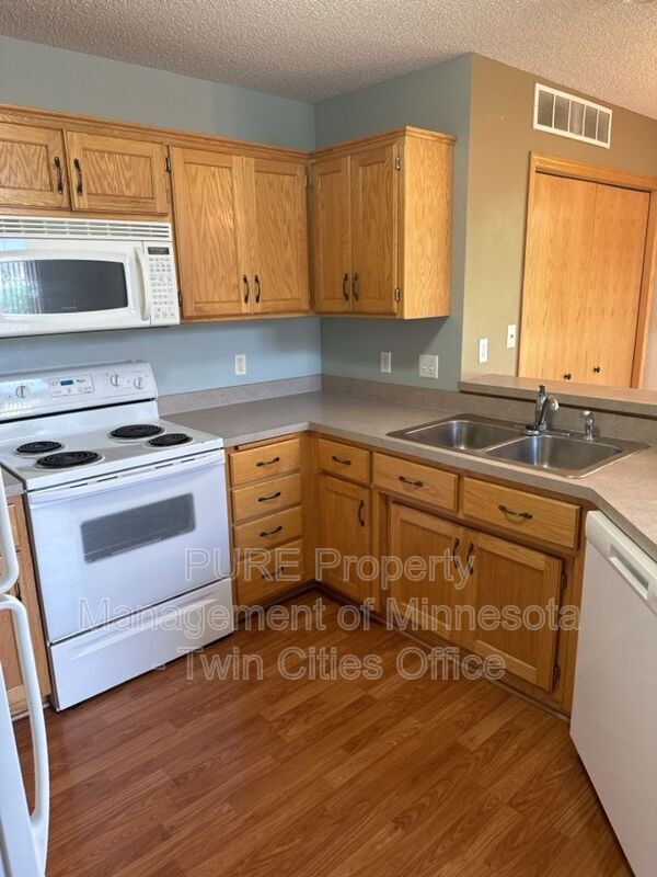 Foto del edificio - 1331 128th Ave NE