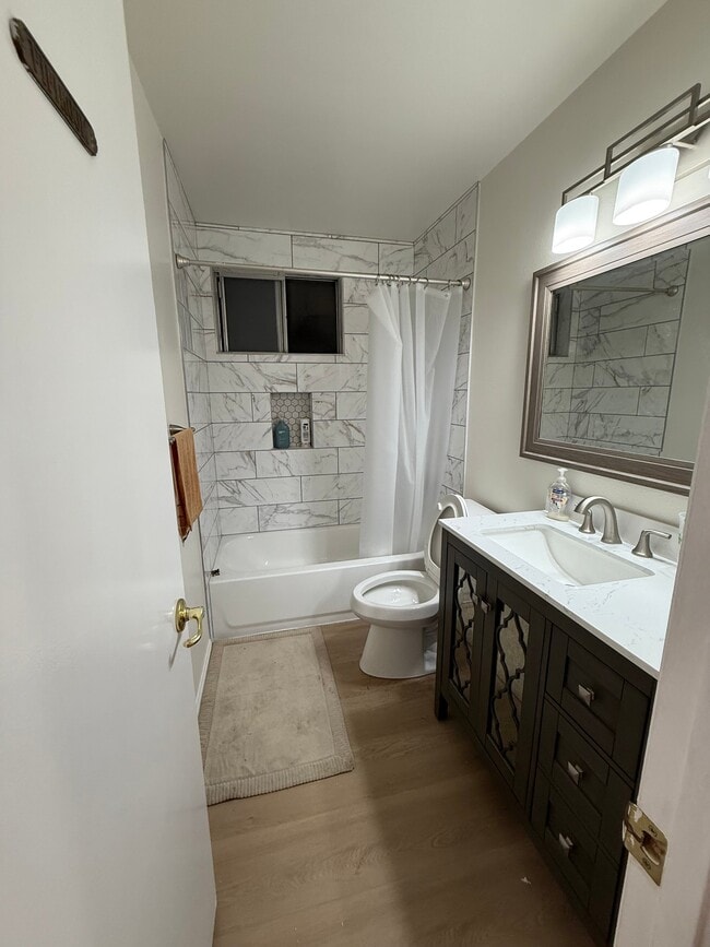 Foto del edificio - 750 Kostner Dr