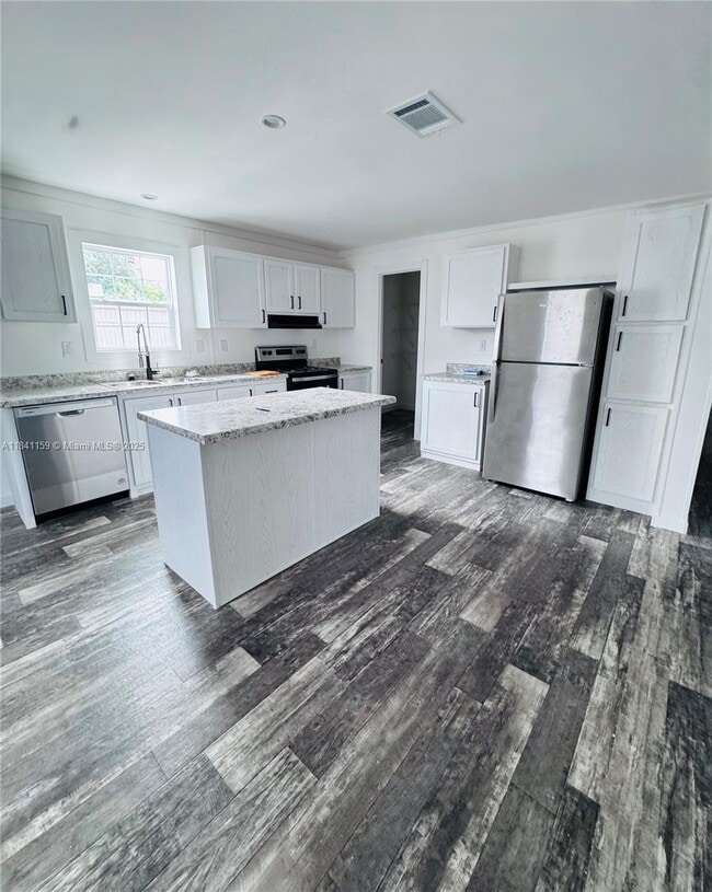 Foto del edificio - 13481 SW 8th St