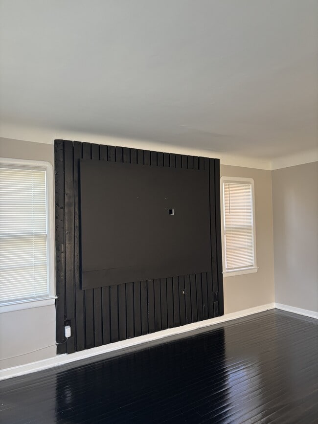 Building Photo - 8064 Suzanne Ave