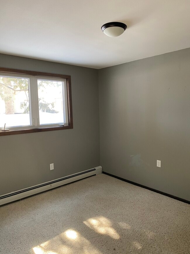 Building Photo - 704 9th St NW