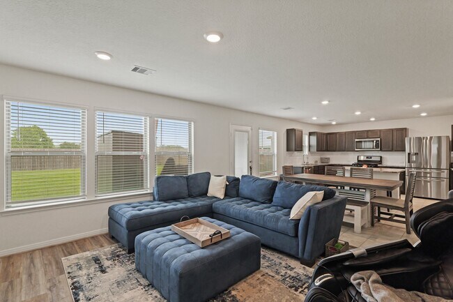 Foto del edificio - 4826 Hickory Deer Ln