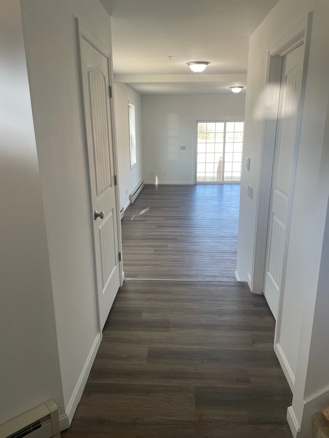Building Photo - 27 Matildas Wy