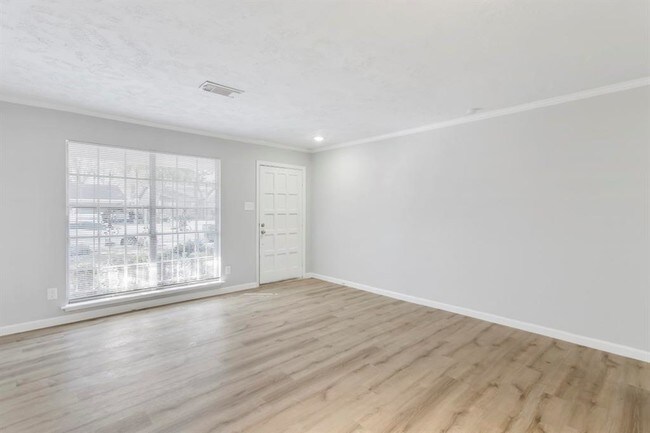 Foto del edificio - 10310 Blades St