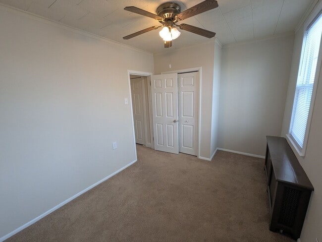 Building Photo - Beautiful Home - Bridesburg