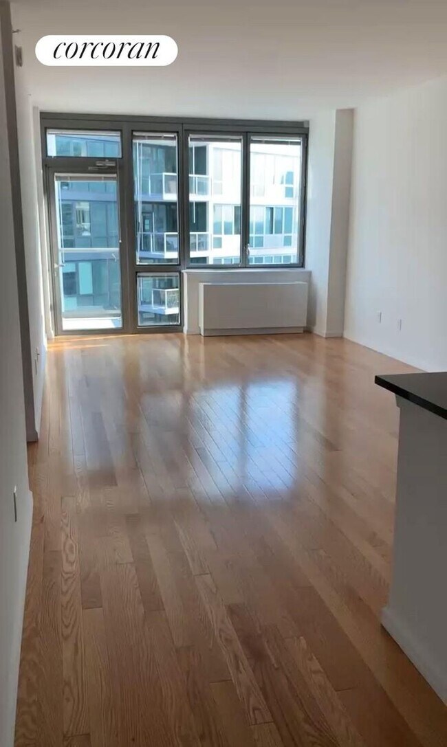 4610 Center Blvd, Long Island City, NY 11109 Room for Rent in Long