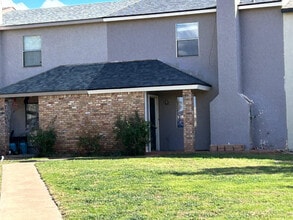 Building Photo - 8639 Knoxville Dr