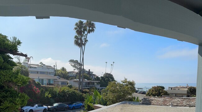 Foto del edificio - 691 Cliff Dr