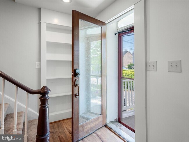 Foto del edificio - 5479 Main St