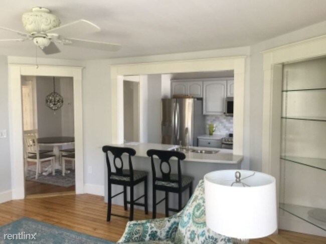 Foto del edificio - 1 br, 1 bath Condo - 20 Rodman  St 2 Unit 2