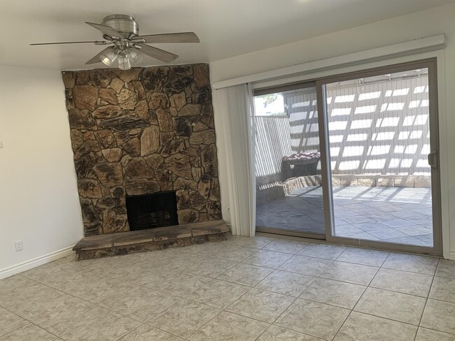 Building Photo - 9802 Mammoth Dr