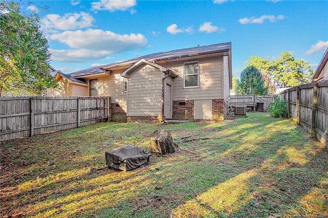 Building Photo - 5539 Robmont Dr