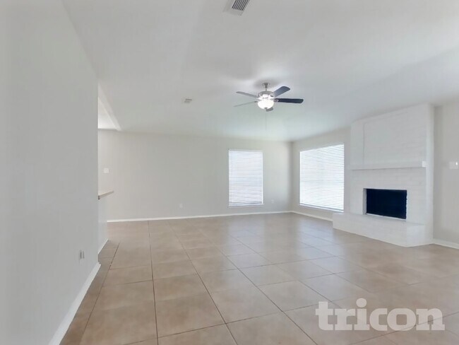 Foto del edificio - 11451 Stoughton Dr