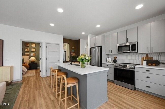 Building Photo - 3901 Capital Hills Dr