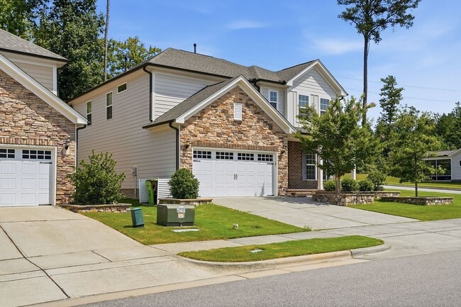 Building Photo - 438 Brk Pne Trl